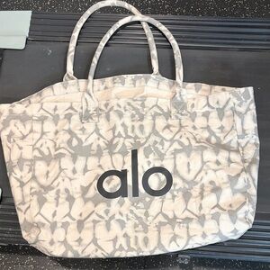 ALO Yoga Gray Tie-Dye Canvas Tote